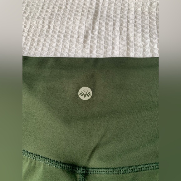🌳Senita Athletics Lux High Waisted Rio Shorts 7 inch Inseam In Evergreen Medium - Picture 5 of 9